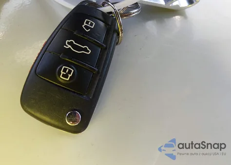 2018 Audi Q3 2.0T Premium/2.0T Sport Premium z USA, uszkodzony, nr VIN WA1JCCFSXJR009074